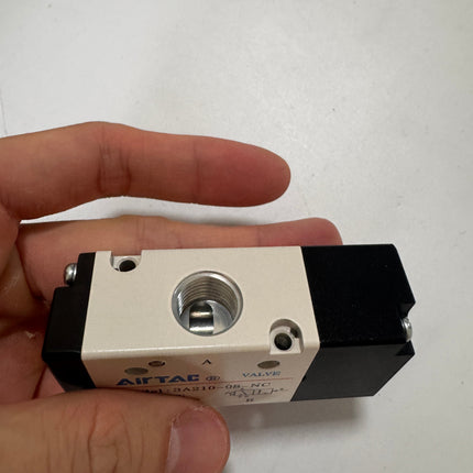 Airtac 3A210-08: Air Pilot Valve. 3 Way  - 3A21008NC
