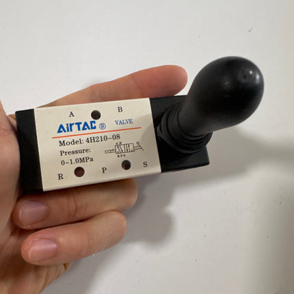 Airtac 4H210-08: Hand Valve. Toggle Style - 4H21008