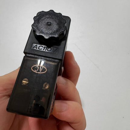 Airtac 3V210-08-NC: Solenoid valve(3/2 way) - 3V21008NCCT