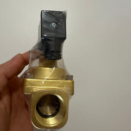 Airtac 2W200-20: 2 Way Solenoid Valve - 2W20020A