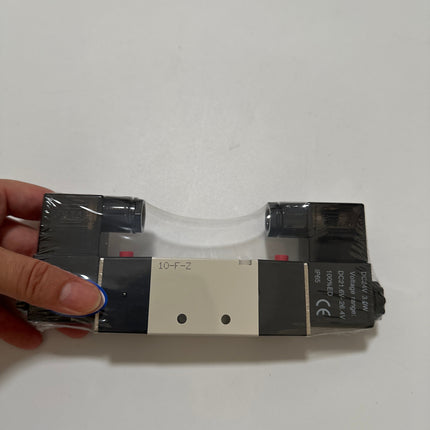 Airtac 4V220-08: Solenoid Air Valve - 4V22008B