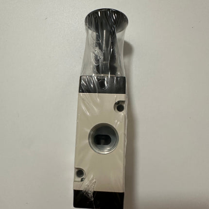 Airtac 3L210-08: Push Pull Valve. 3 Way - 3L21008