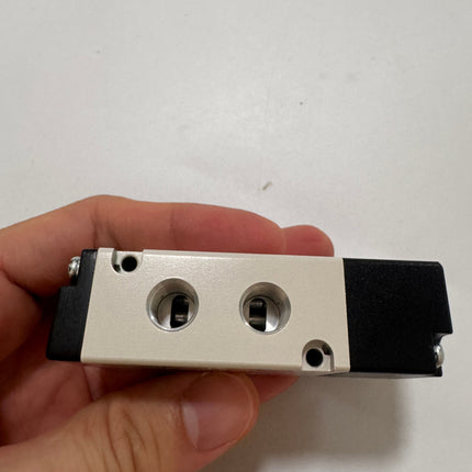 Airtac 4A210-06: Air Pilot Valve. 5 Way - 4A21006