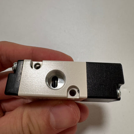 Airtac 3A110-06: Air Pilot Valve. 3 Way  - 3A11006NO