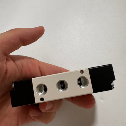 Airtac 4A220-06: Air Pilot Valve. 5 Way - 4A22006G