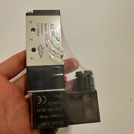 Airtac 4V210-08: Solenoid Air Valve - 4V21008BG