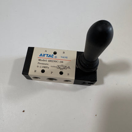 Airtac 4H230C-08: Hand Valve. Toggle Style - 4H230C08