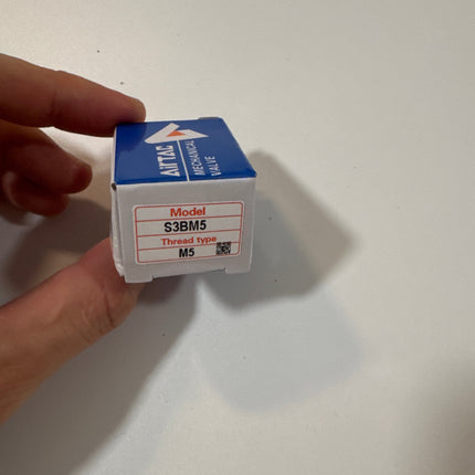 Airtac S3B-M5: Manual Valve. 3 Way - S3BM5