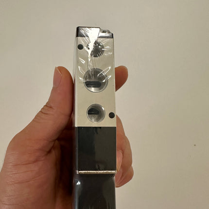 Airtac 4V210-08: Solenoid Air Valve - 4V21008BG