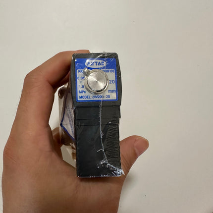Airtac 2W200-20: 2 Way Solenoid Valve - 2W20020A