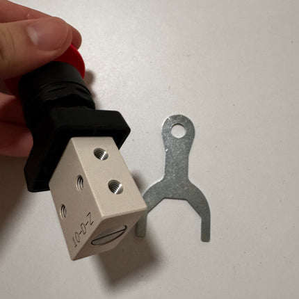 Airtac S3PL-M5: Manual Valve. 3 Way - S3PLM5