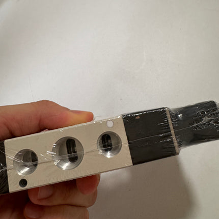 Airtac 4V310-10: Solenoid Air Valve - 4V31010BT