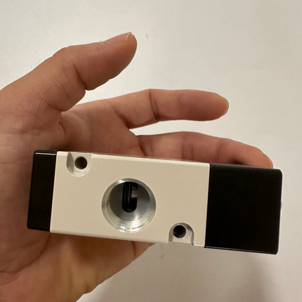 Airtac 3A310-10: Air Pilot Valve. 3 Way  - 3A31010NOT