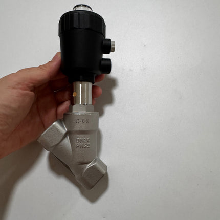 Airtac 2JW200-20: Angle Seat Valve - 2JW20020Q40G
