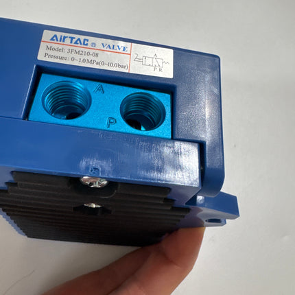 Airtac 3FM210-08: Mini Pneumatic Foot Pedal. 3 Way - 3FM21008
