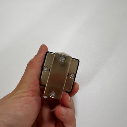 Airtac CM3PMS-06: Manual Valve. 3 Way - CM3PMS06GG