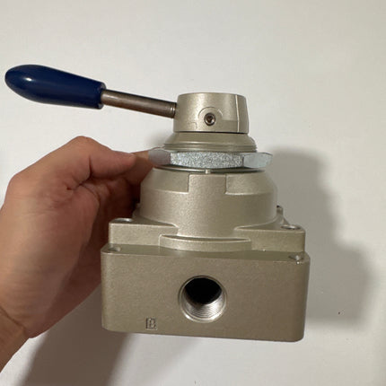 Airtac 4HV430-15: Hand Valve. Rotary Style - 4HV43015S