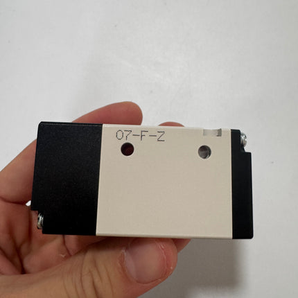 Airtac 3A210-08: Air Pilot Valve. 3 Way  - 3A21008NC