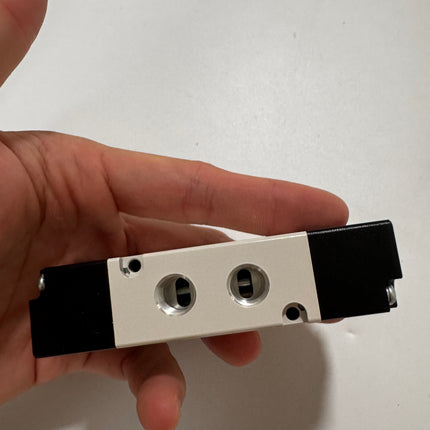 Airtac 4A220-06: Air Pilot Valve. 5 Way - 4A22006G