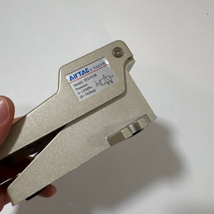 Airtac 3F210-08: Pneumatic Foot Pedal. 3 Way - 3F21008T