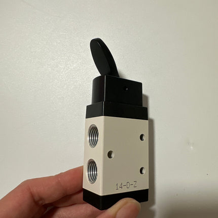 Airtac M3Y110-08: Manual Valve. 3 Way - M3Y21008T