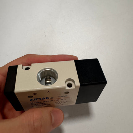 Airtac 3A310-10: Air Pilot Valve. 3 Way  - 3A31010NC
