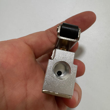 Airtac CM3R-06: Manual Valve. 3 Way - CM3R06