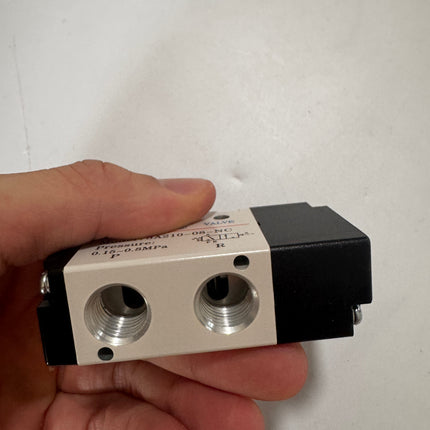 Airtac 3A210-08: Air Pilot Valve. 3 Way  - 3A21008NC