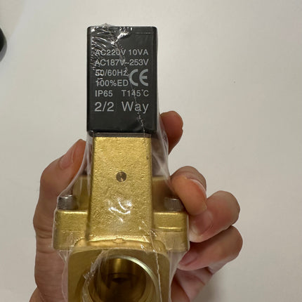 Airtac 2W200-20: 2 Way Solenoid Valve - 2W20020A