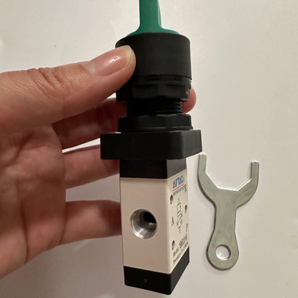 Airtac M3HS110-06: Manual Valve. 3 Way - M3HS11006G