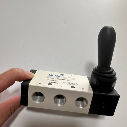 Airtac 4H310-08: Hand Valve. Toggle Style - 4H31008
